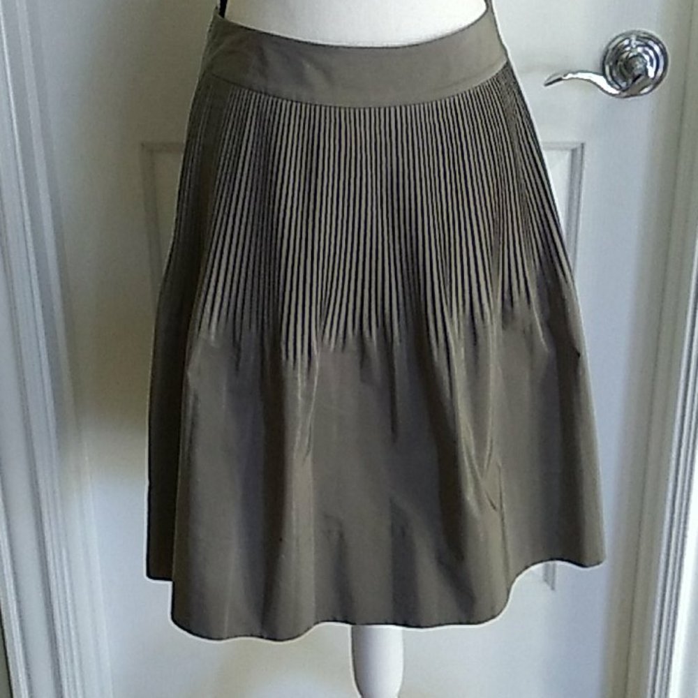 Banana Republic Accordion Full Skirt - Picture 2 of 7